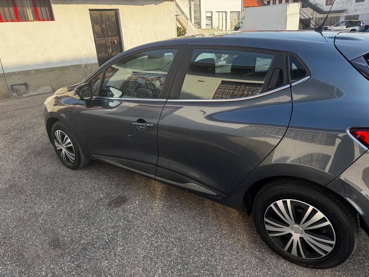 Renault Clio TCe 90 CV GPL 5 porte neopatentati