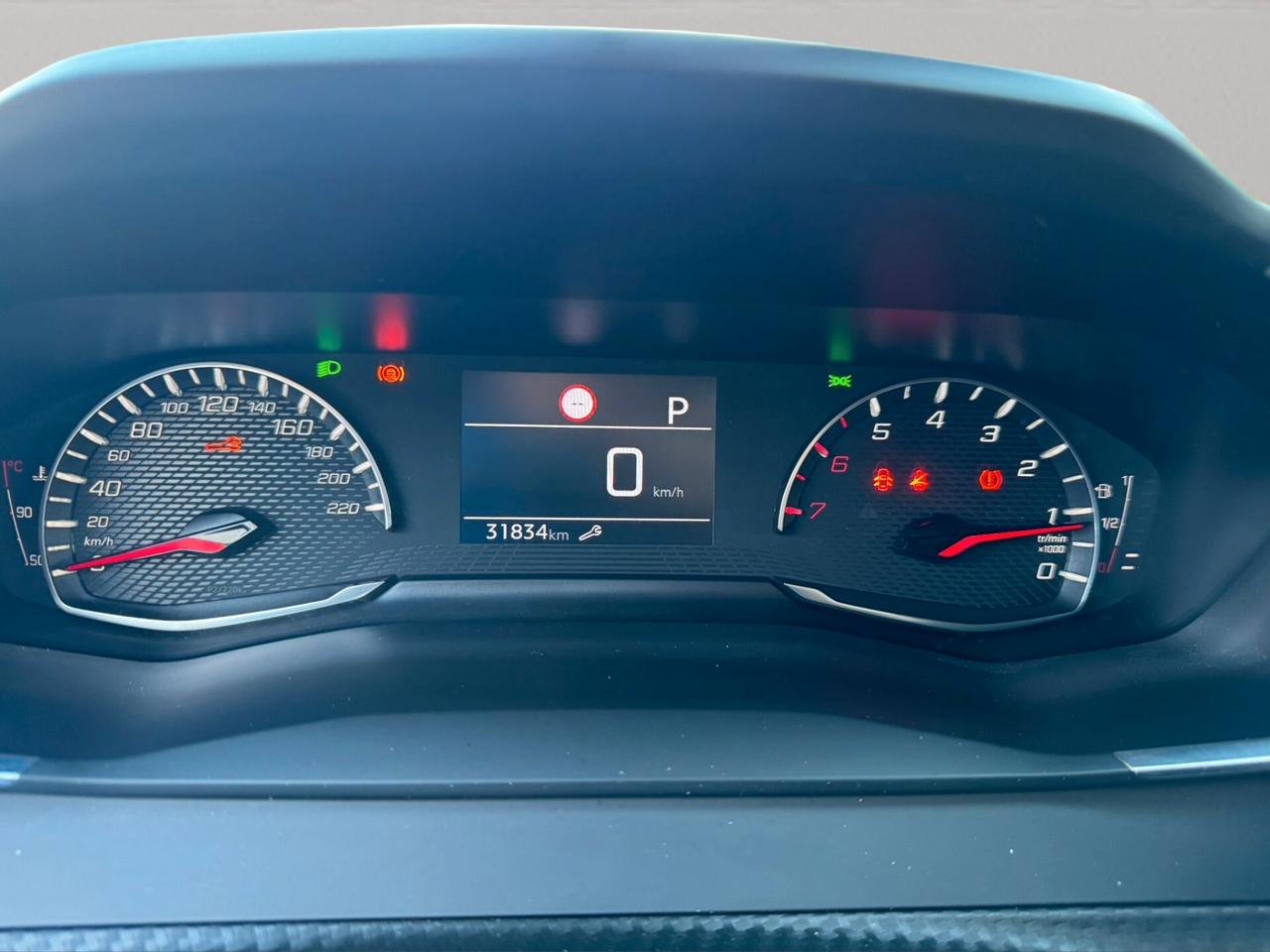 Peugeot 2008 BlueHDi 130 S&S EAT8 Allure Pack