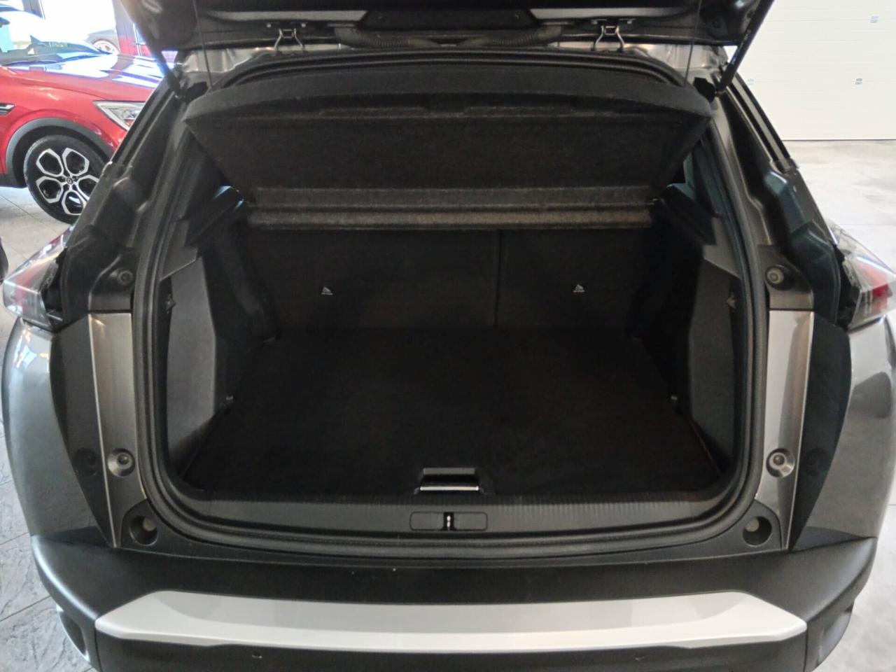 Peugeot 2008 PureTech 155 S&S EAT8 GT