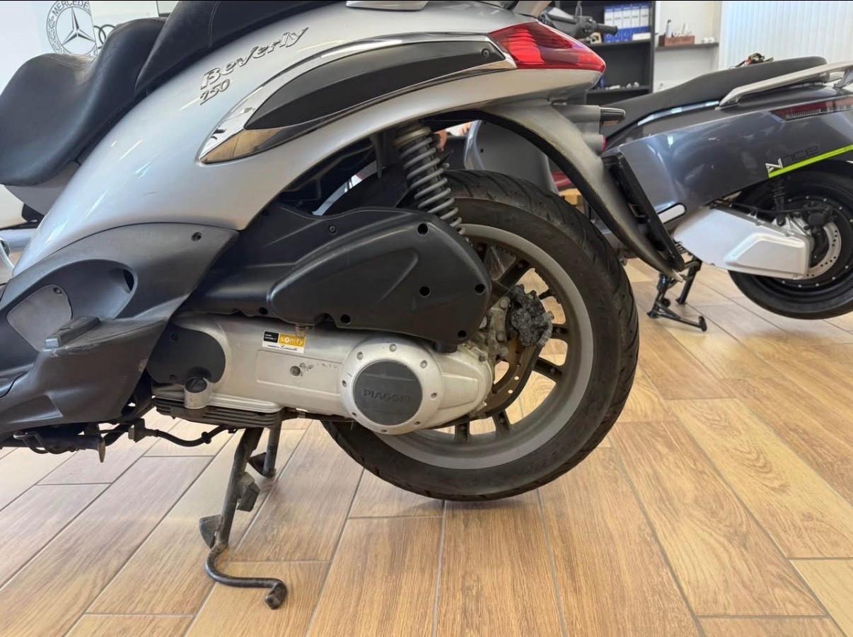 Piaggio Beverly 250