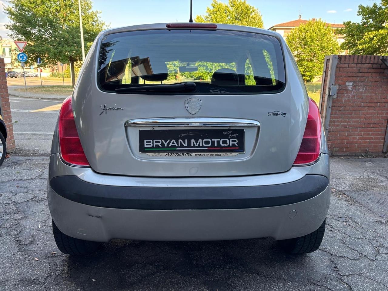Lancia Ypsilon 1.2 16V Argento