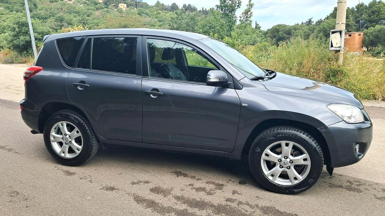 Toyota RAV 4 RAV4 2.2 D-4D 150 CV DPF Luxury