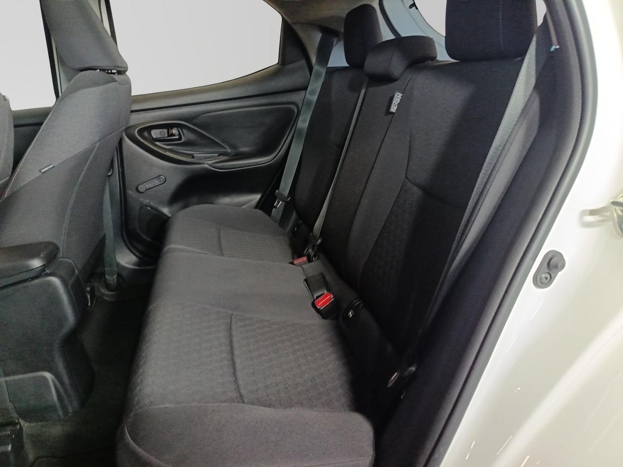 TOYOTA Yaris 4ª serie - Yaris 1.5 Hybrid 5 porte Business