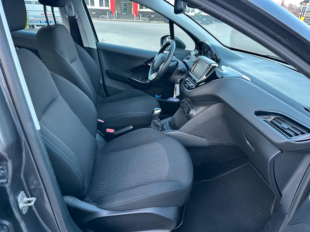 Peugeot 208 PureTech 83 5 porte Style