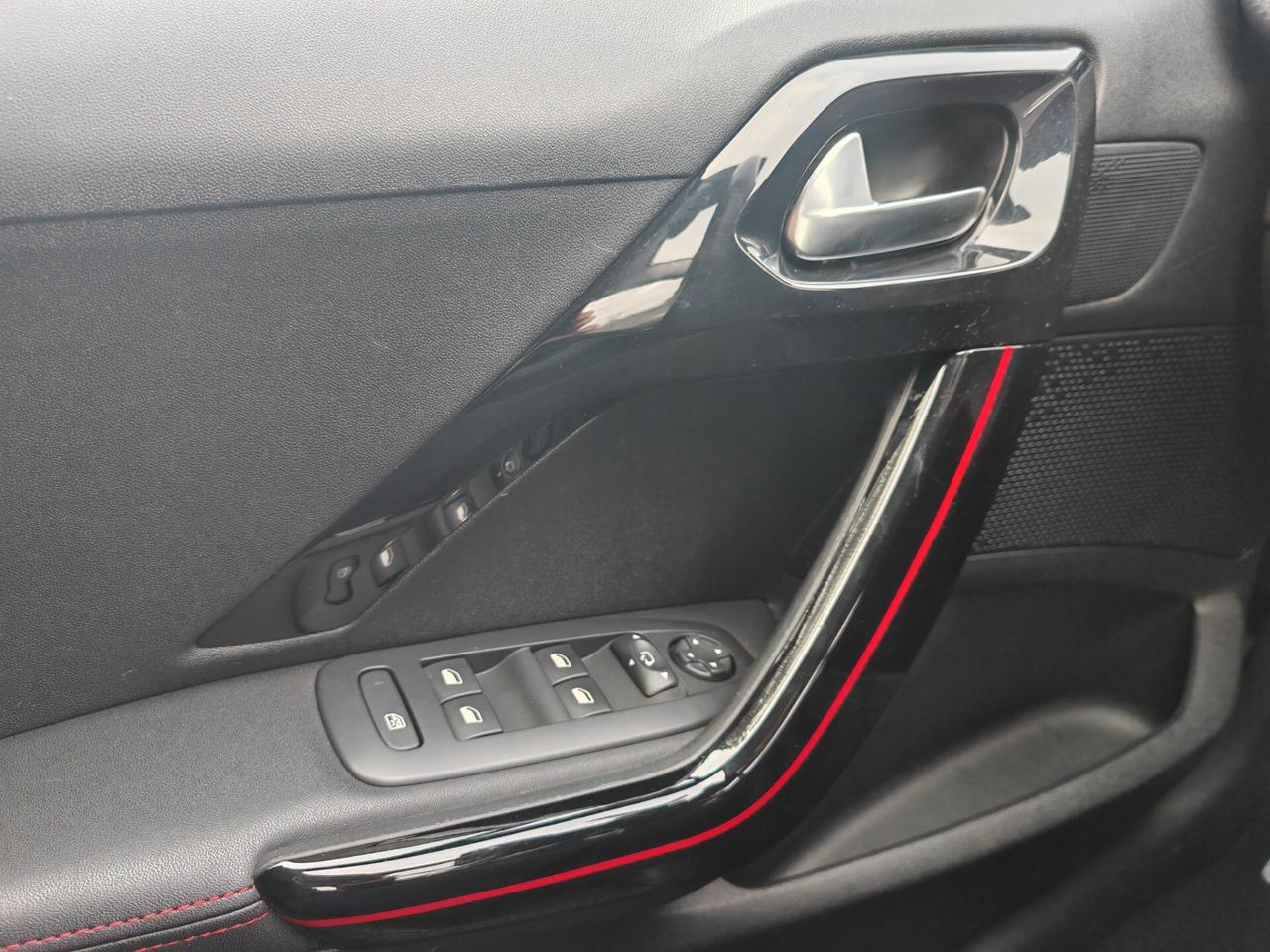 Peugeot 208 BlueHDi 5 porte GT Line Incidentata/Sinistrata