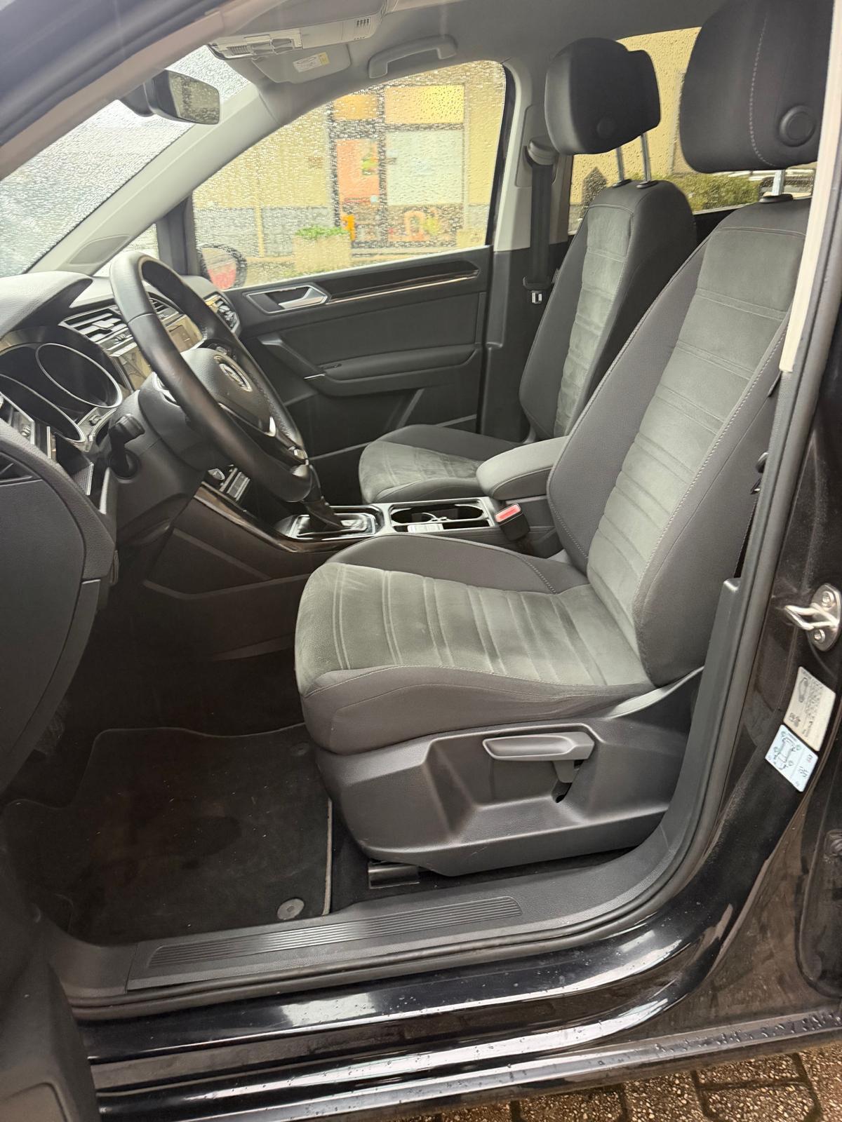 Volkswagen Touran 2.0 TDI 150 CV SCR DSG Executive BlueMotion Tech.