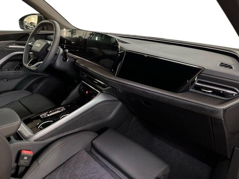 Audi Q5 II 2025 Sportback Sportback 2.0 tdi mhev+ S line edition quattro 204cv s-tr