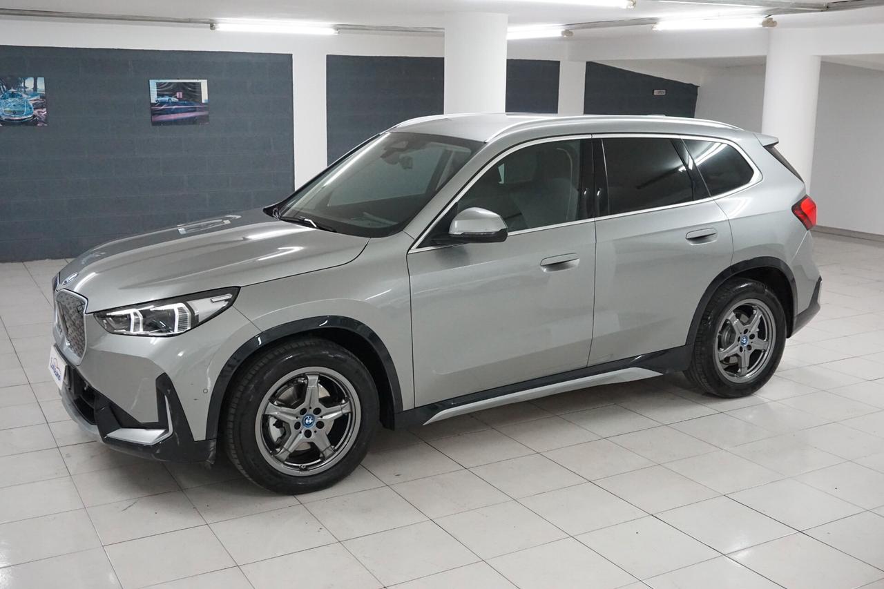 Bmw IX1 eDrive 20