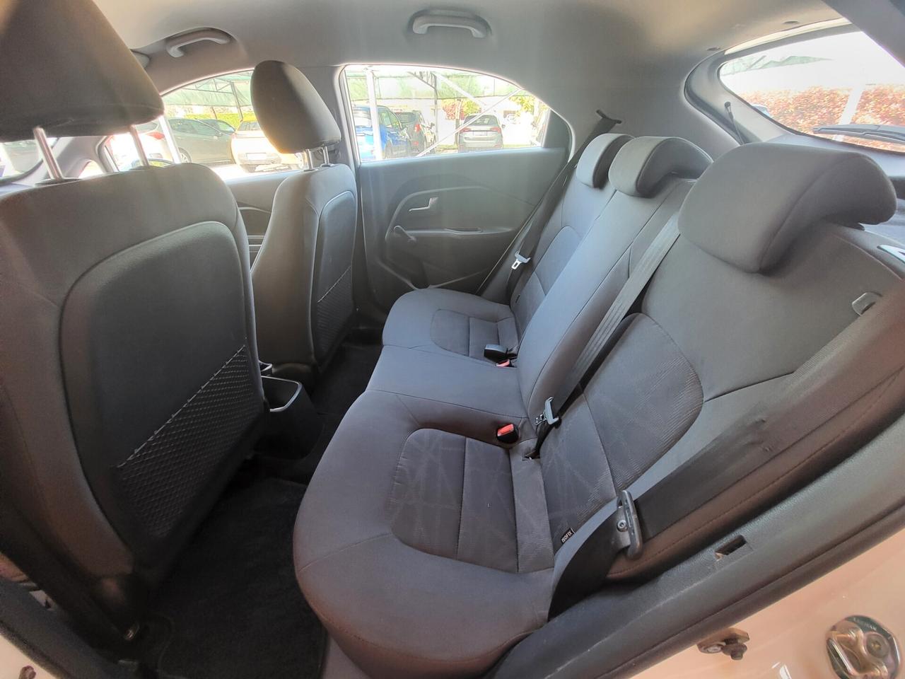 Kia Rio 1.2 CVVT 5p. Cool