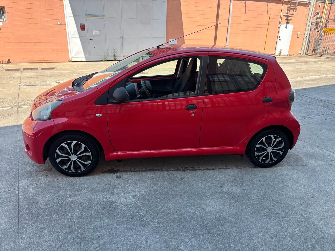 Toyota Aygo 1.0 12V VVT-i 5 porte Lounge Connect