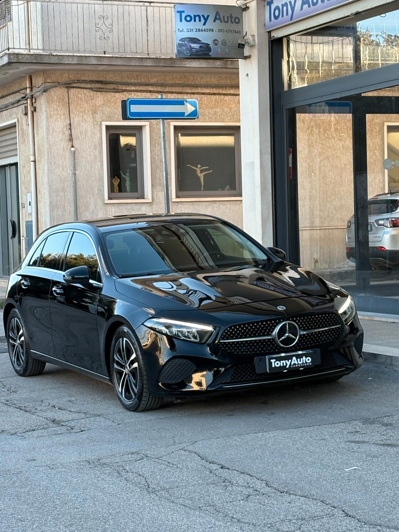 Mercedes-benz A 180 d Premium auto AMG con NAVI,TELECAMERA,VIRTUAL COCKPIT,APPLE CARPLAY,FULL LED,VETRI OSCURATI,TESSUTO