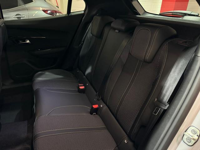 PEUGEOT 2008 Hybrid 136CV e-DCS6 GT