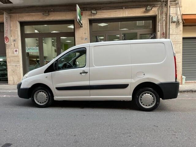 Peugeot Expert 2.0 HDi 120CV