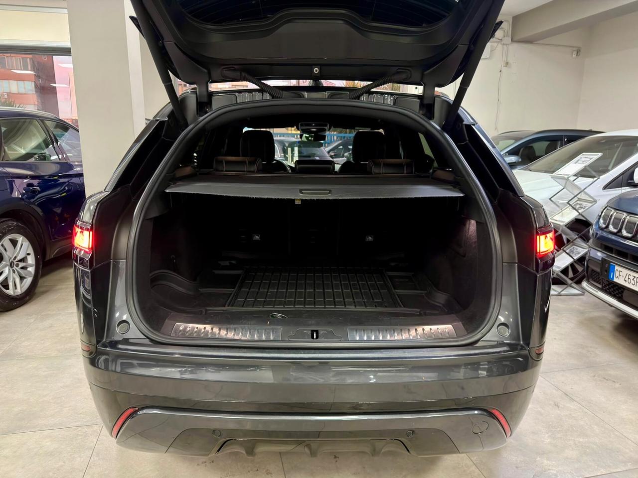 Range Rover Velar 2.0D I4 240 CV R-Dynamic HSE