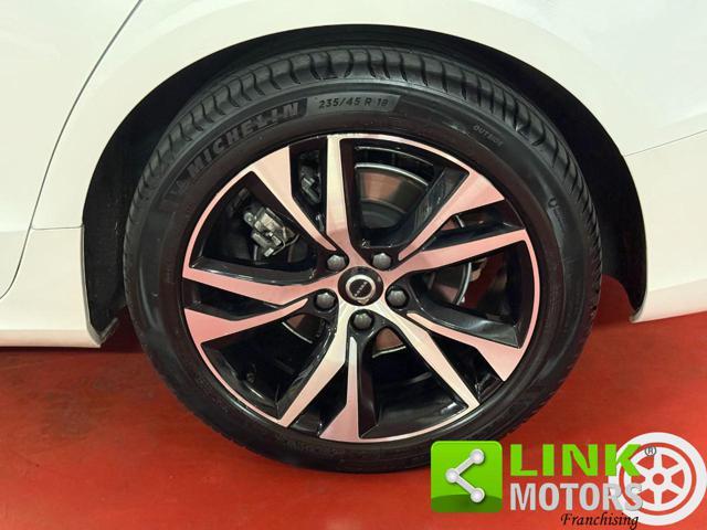 VOLVO V60 B4 (d) aut Ultimate Dark IVA ESP. GARANZIA 24