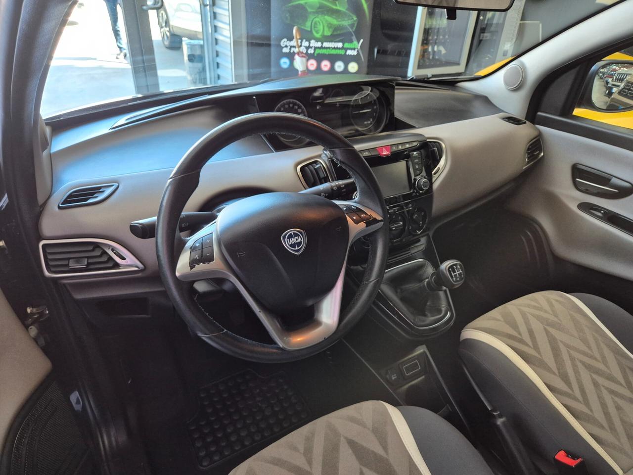 Lancia Ypsilon 1.2 69 CV 5 porte GPL Ecochic Gold