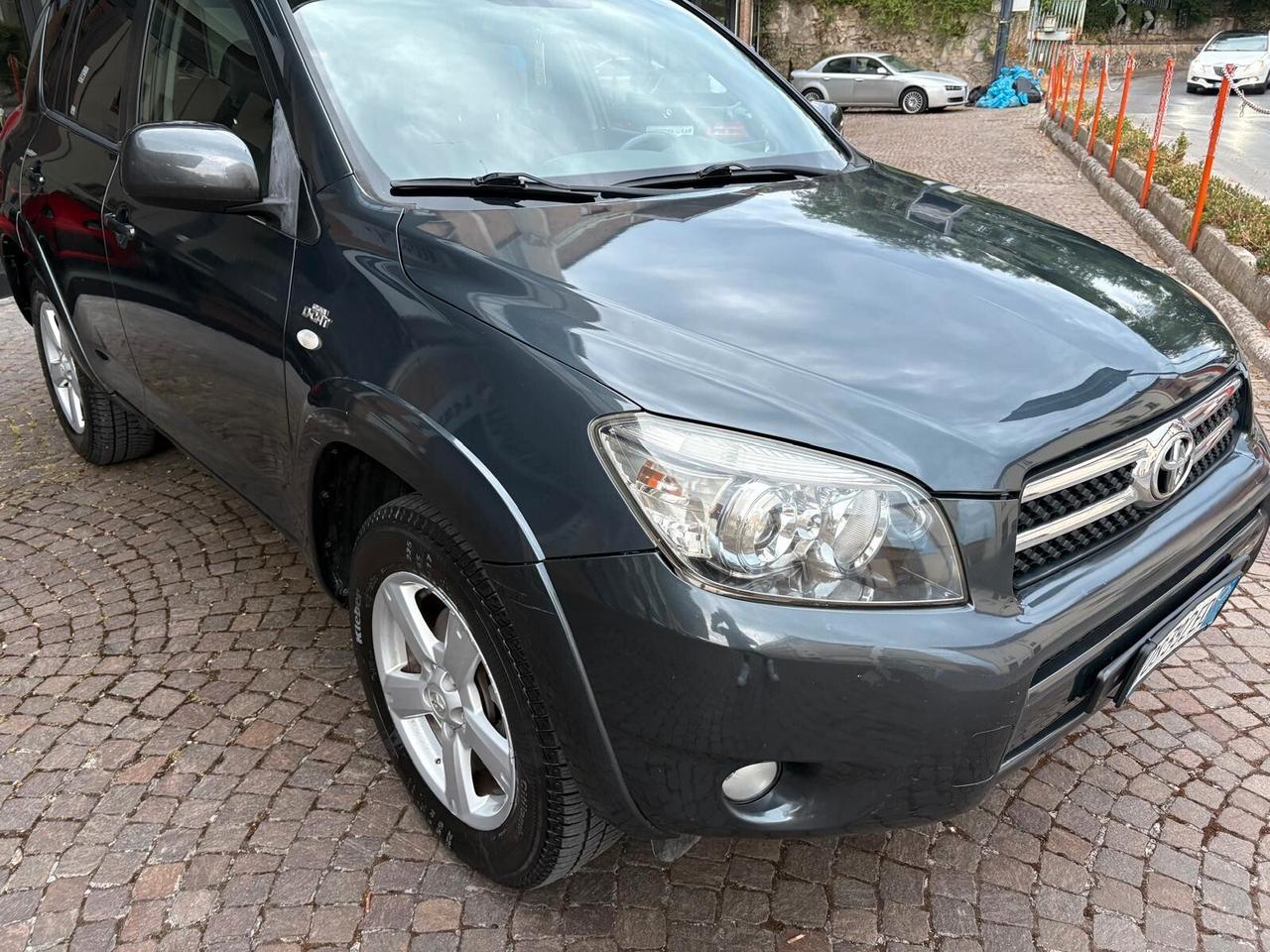 Toyota RAV 4 RAV4 2.2 D-4D 177 CV Luxury