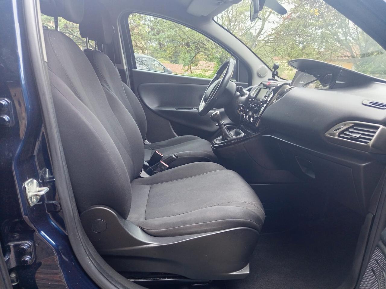 Lancia Ypsilon 1.2 69 CV 5 porte S&S Gold