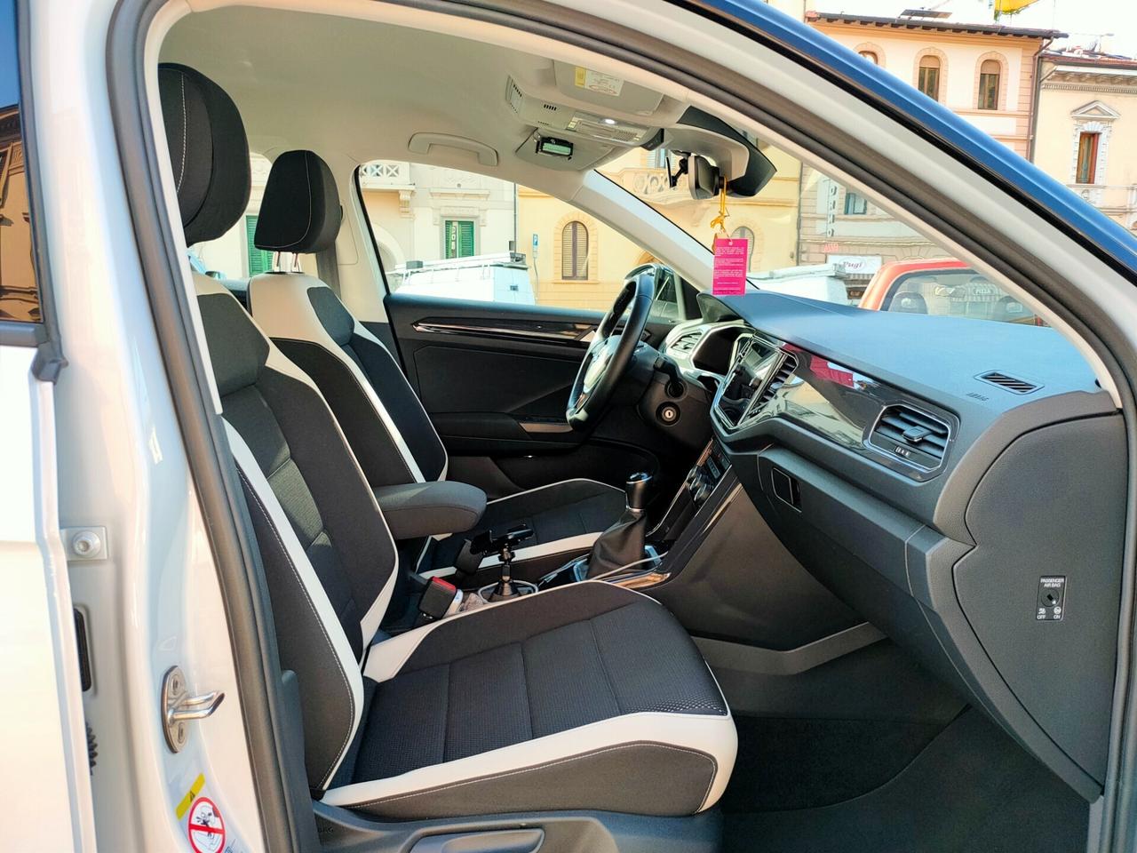 Volkswagen T-Roc 1.5 TSI ACT Advanced + Body kit R