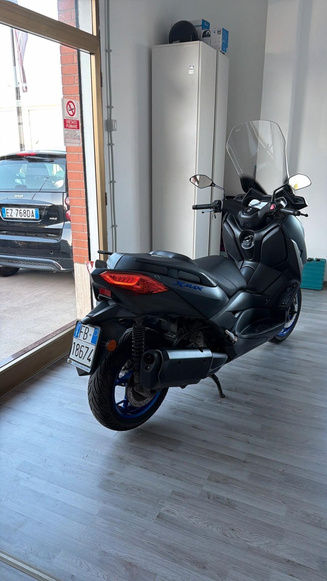Yamaha X-Max 300