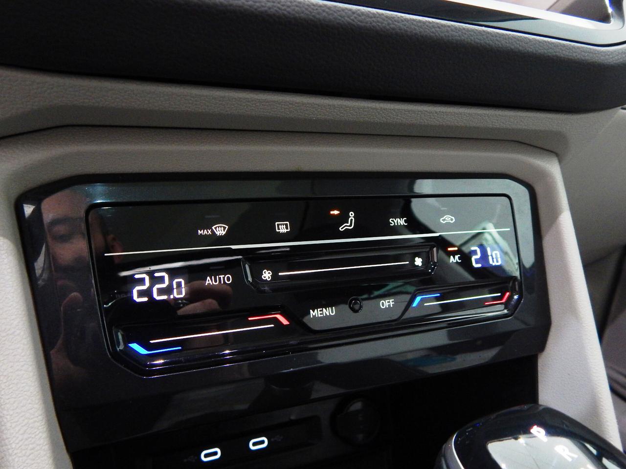 Volkswagen Tiguan 2.0 TDI Elegance 150cv DSG TETTO-NAVI-LED-PARK