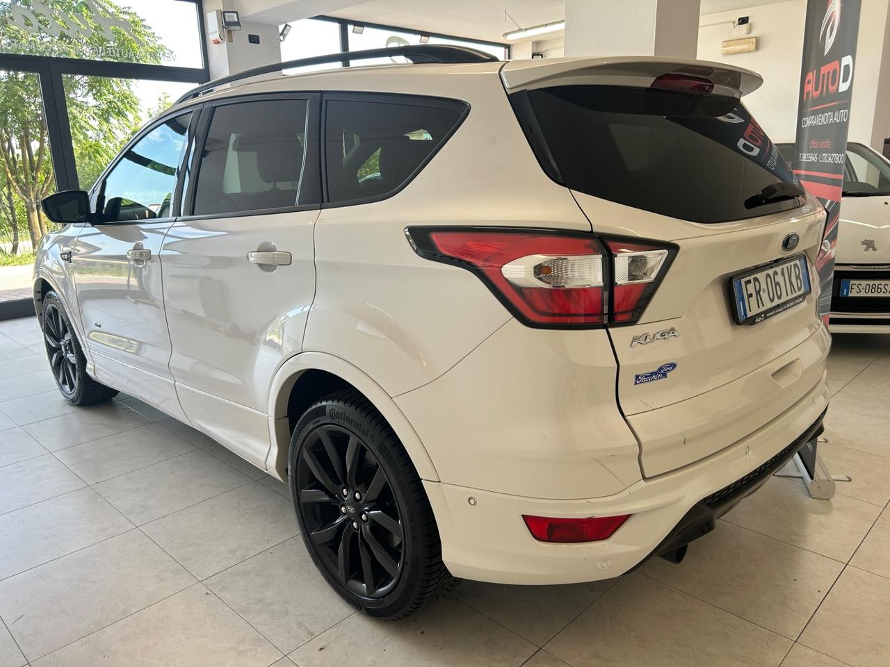 Ford Kuga 2.0 TDCI 180 CV 4WD Powershift ST-Line