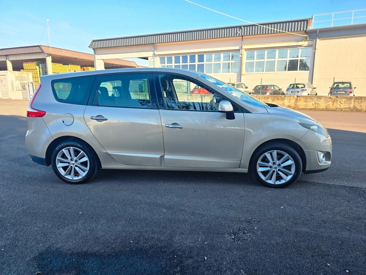 Renault Scenic 7 POSTI 1.9 DIESEL UNICO PROPRIETARIO ANN0 2009