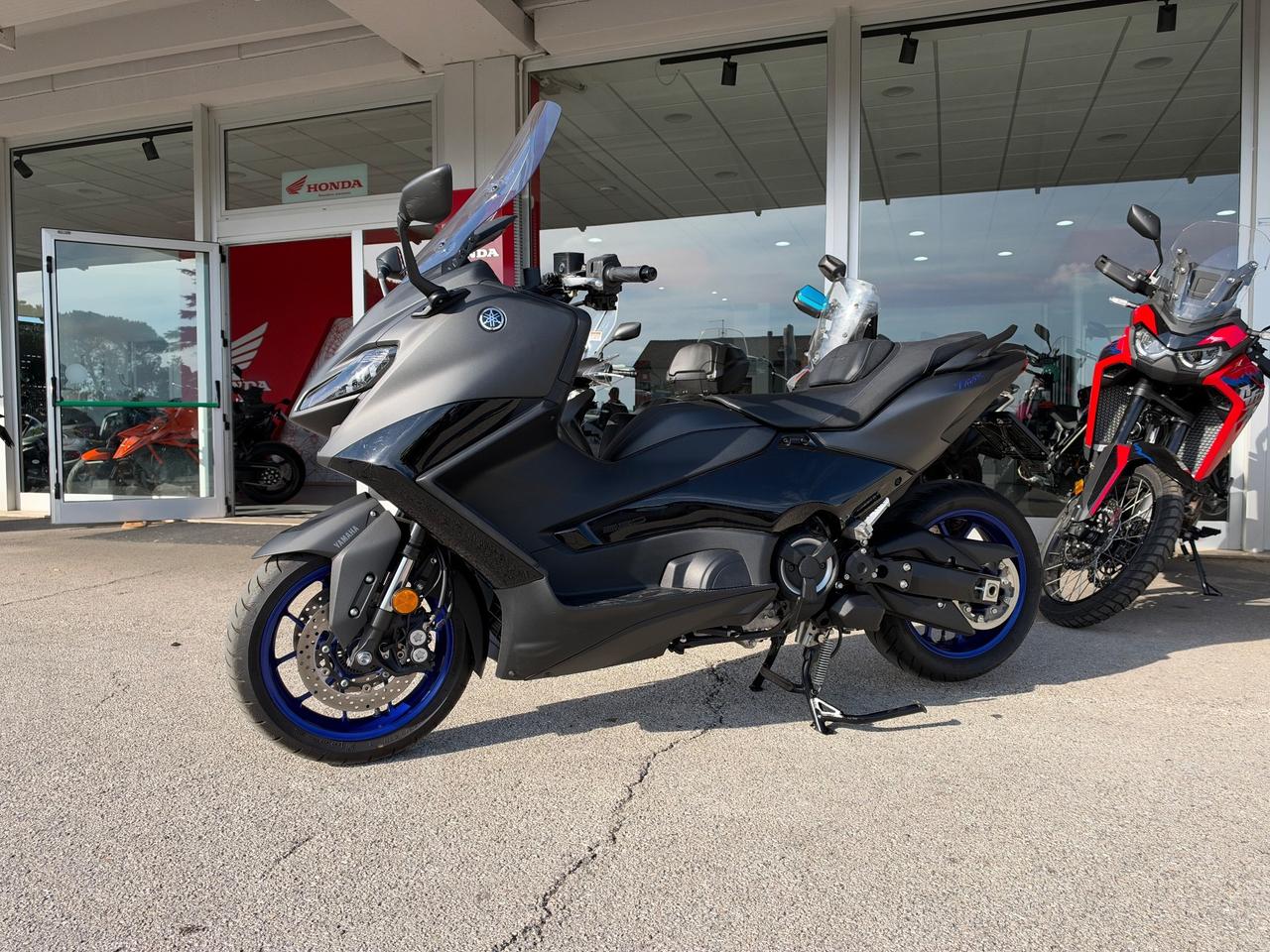 Yamaha T Max 560