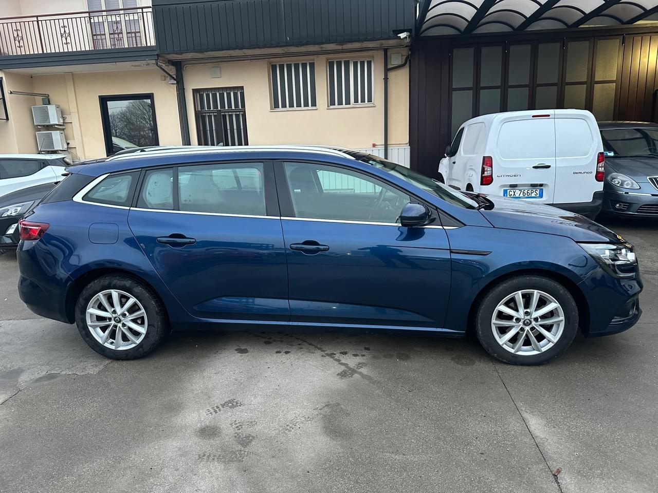 Renault Megane Mégane Sporter Blue dCi 115 CV EDC Business N1-autocarro