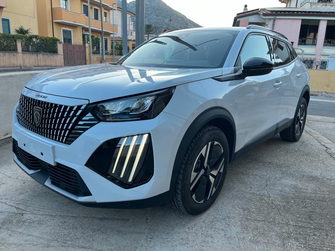 Peugeot 2008 PureTech 100 S&S Allure