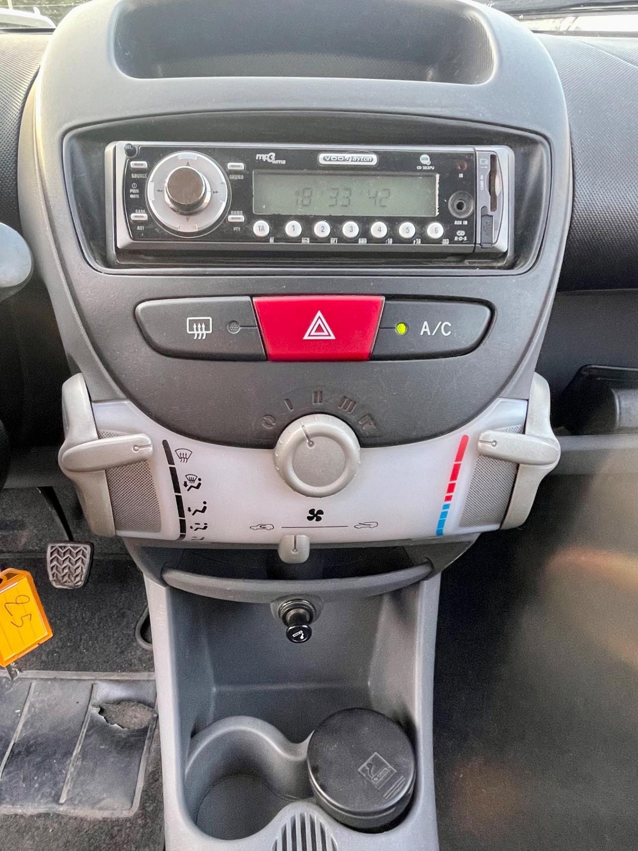 Toyota Aygo 1.0 12V VVT-i 5 porte Sound