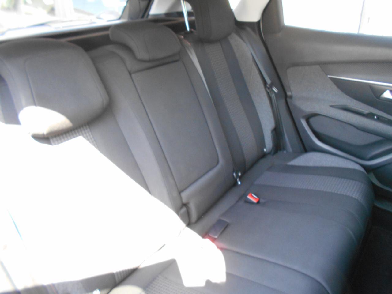 Peugeot 3008 BlueHDi 130 S&S Active