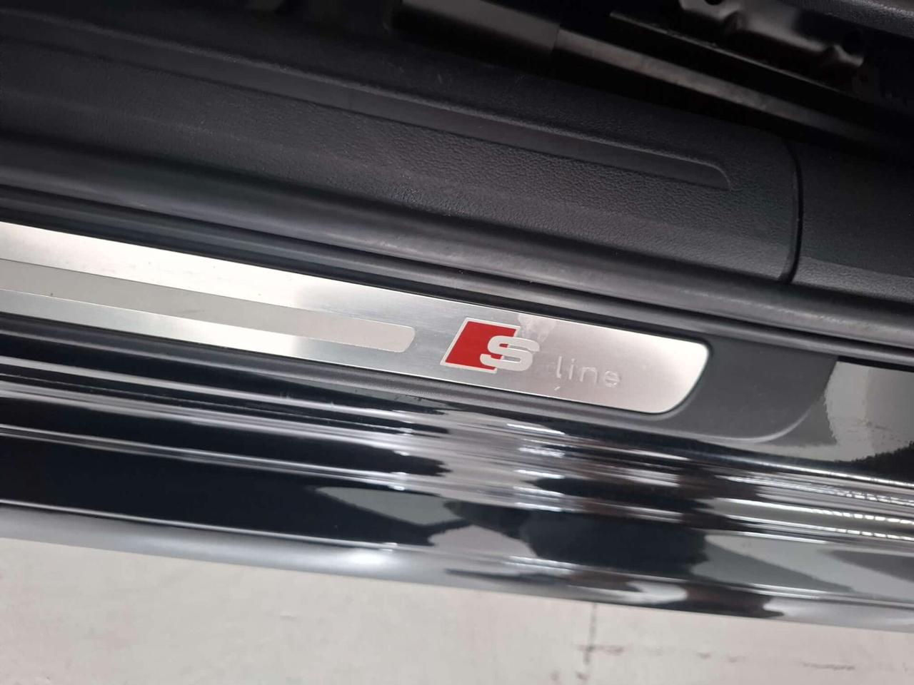 Audi A4 2.0 TDI 120 CV S-Line