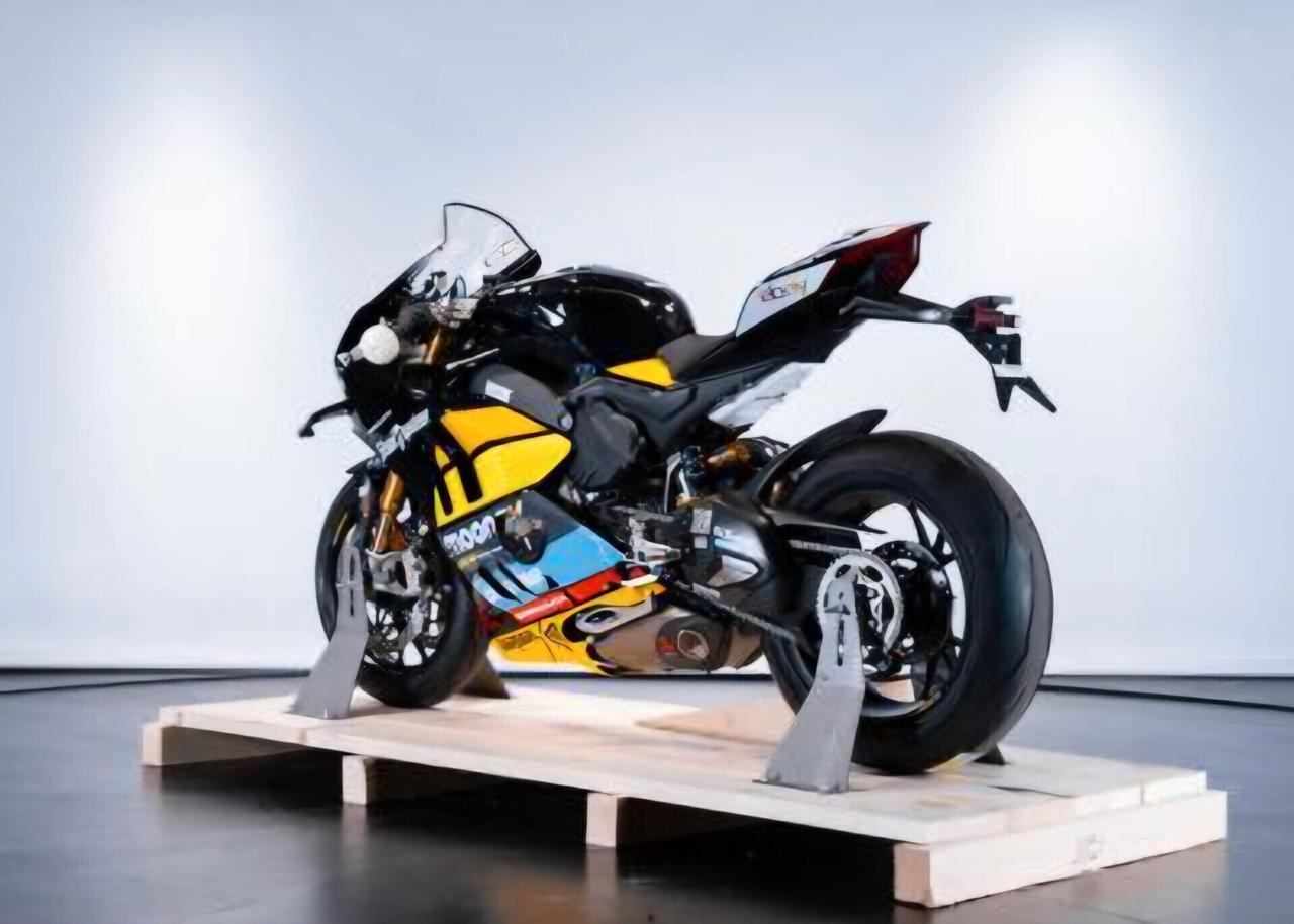 Ducati Panigale V4 BEZZECCHI