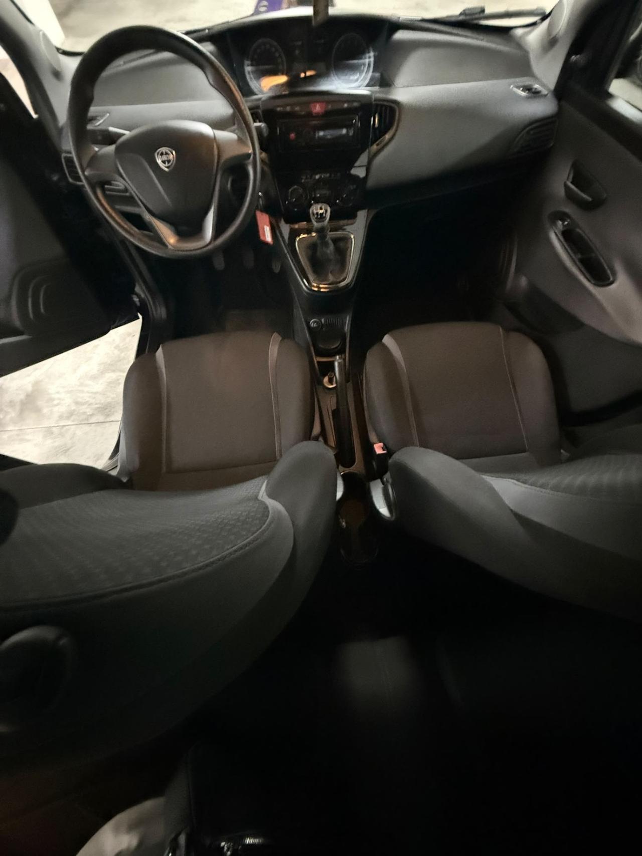 Lancia Ypsilon 1.2 69 CV 5 porte GPL Ecochic Platinum