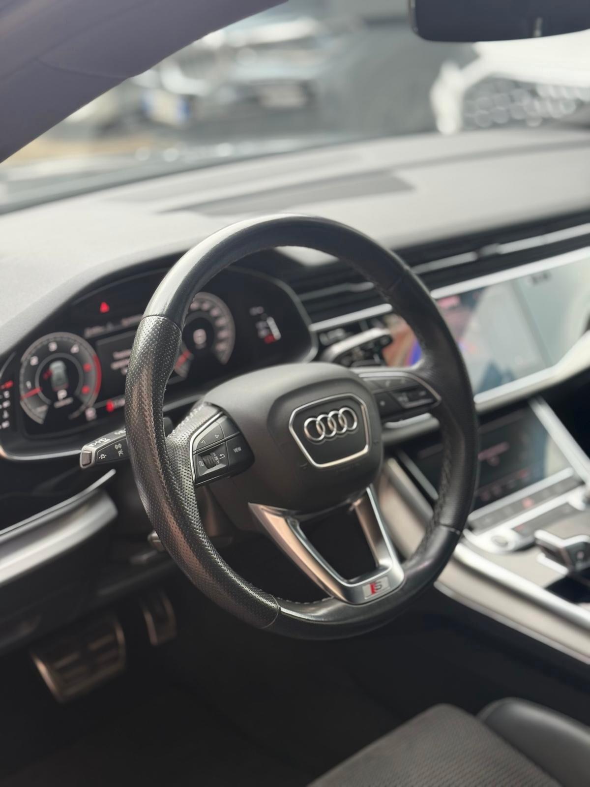 Audi Q8 50 TDI 286 CV quattro S-line