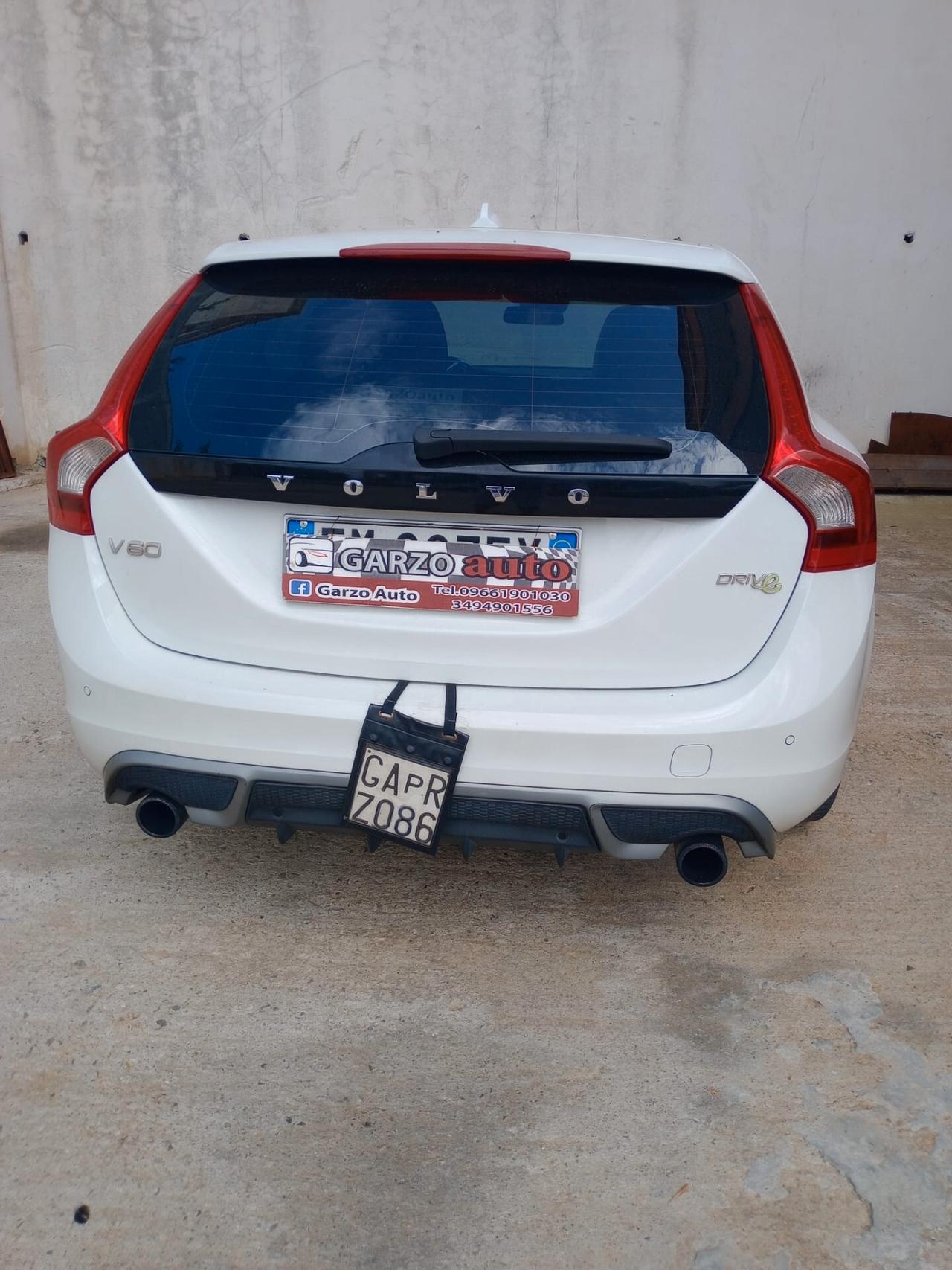 Volvo V60 r-design 1.6 d2 115cv