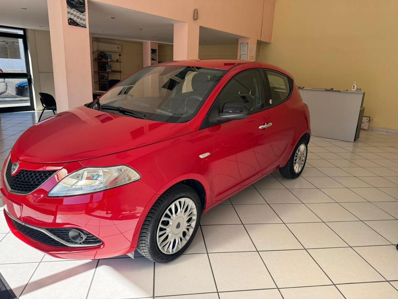Lancia Ypsilon 1.2 69 CV 5 porte GPL Ecochic Gold