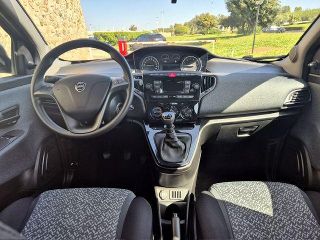 LANCIA Ypsilon 1.0 FireFly 5 porte S&S Hybrid Ecochic Silver