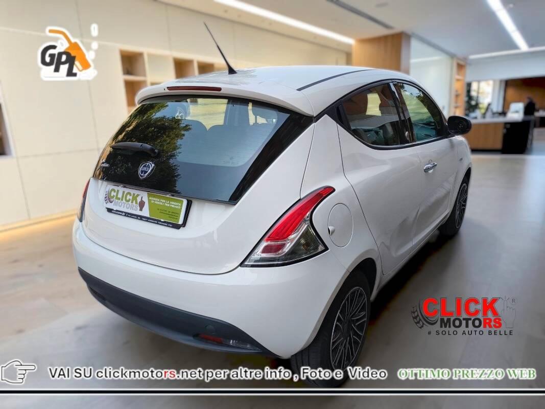 Lancia Ypsilon Ypsilon III 2013 1.2 8v Gold ecochic Gpl 69cv