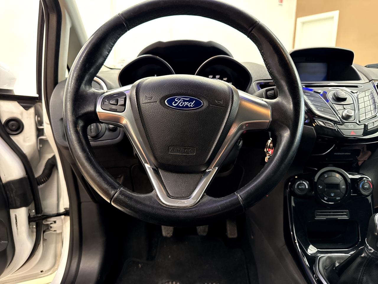 Ford Fiesta 1.5 TDCi 75CV 5 porte Titanium