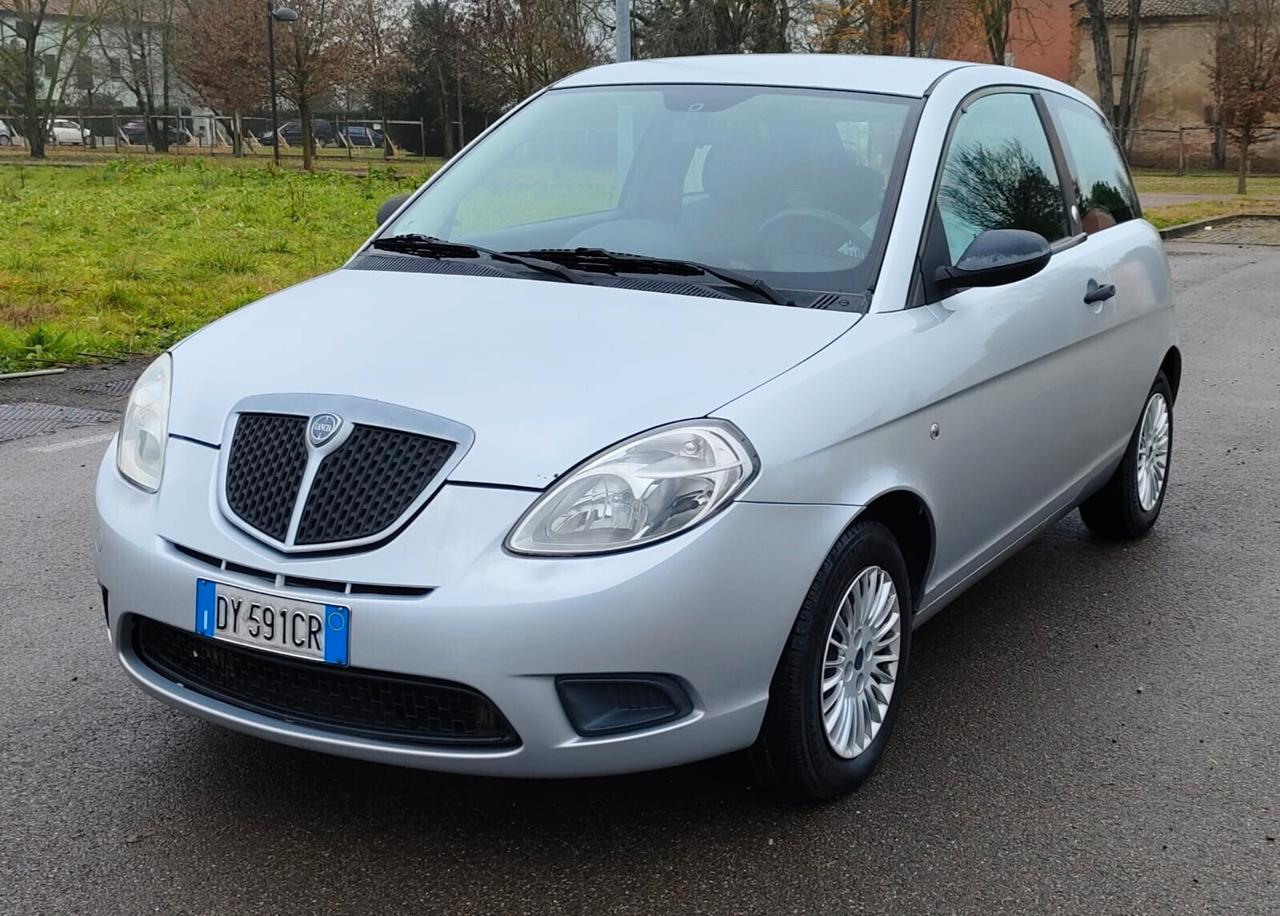 Lancia Ypsilon 1.4 Argento Ecochic GPL
