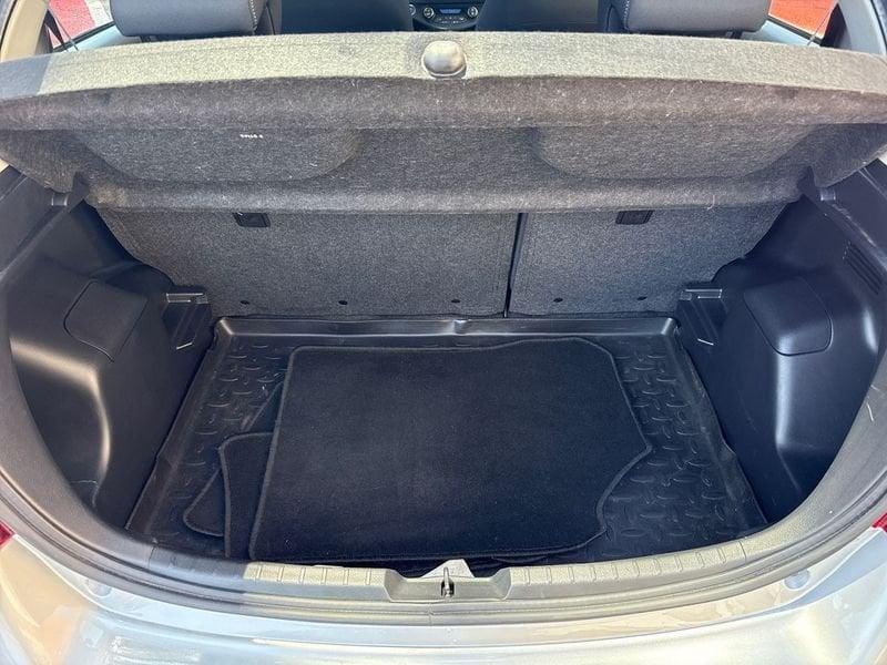 Toyota Yaris Yaris 5p 1.5h Active my16