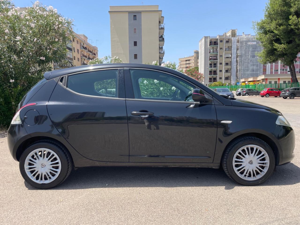 Lancia Ypsilon 1.2 69 CV 5 porte GPL Ecochic Elefantino
