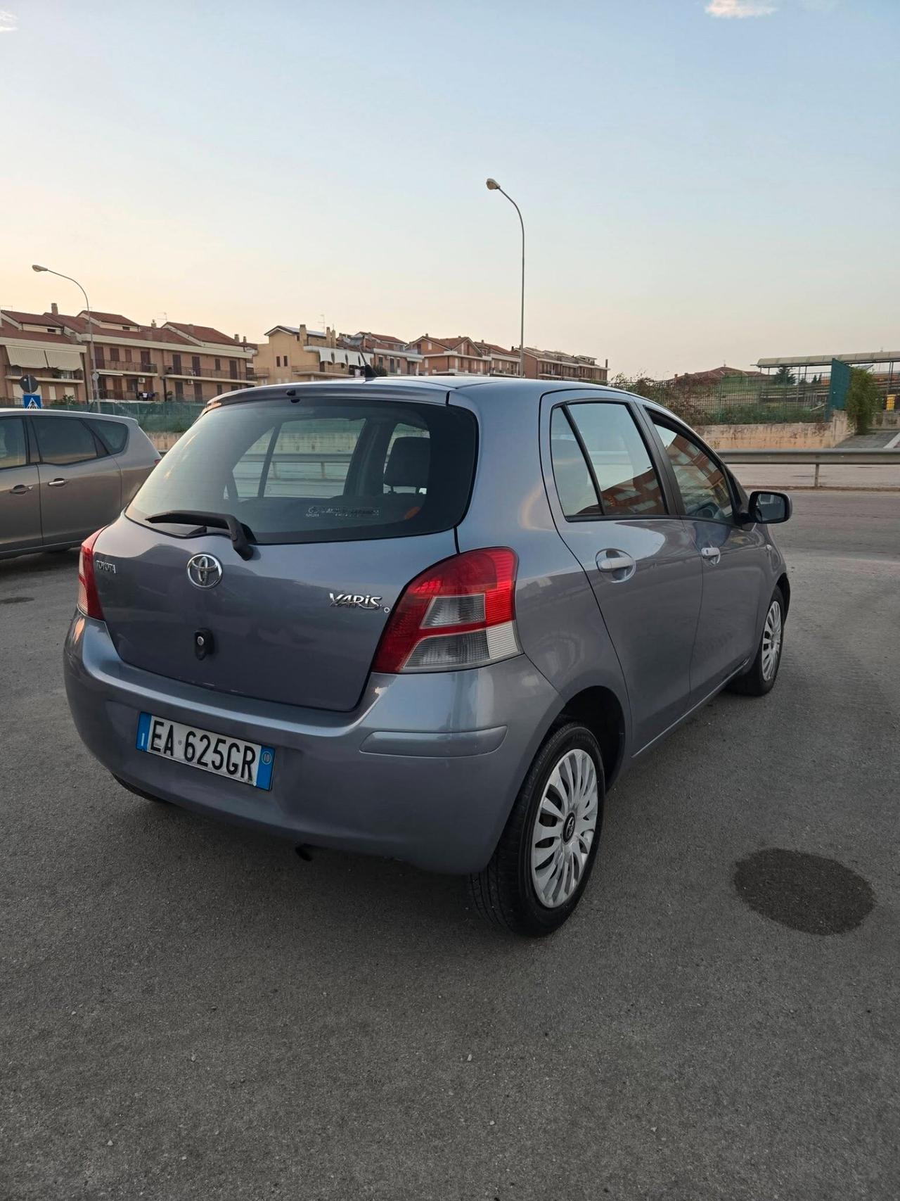 Toyota Yaris 1.3 5 porte Sol