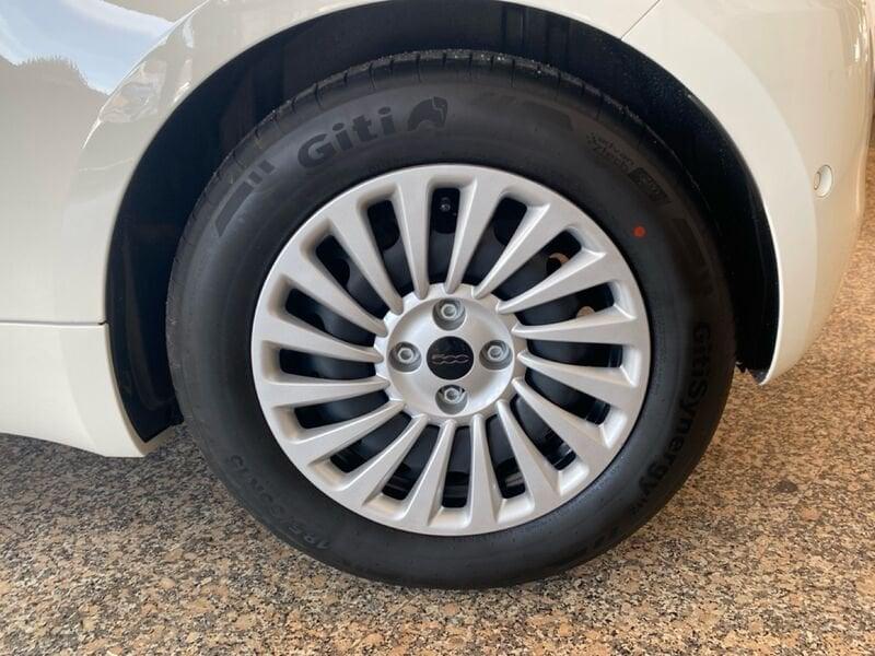 FIAT 500 500e Berlina 42 kWh Icon