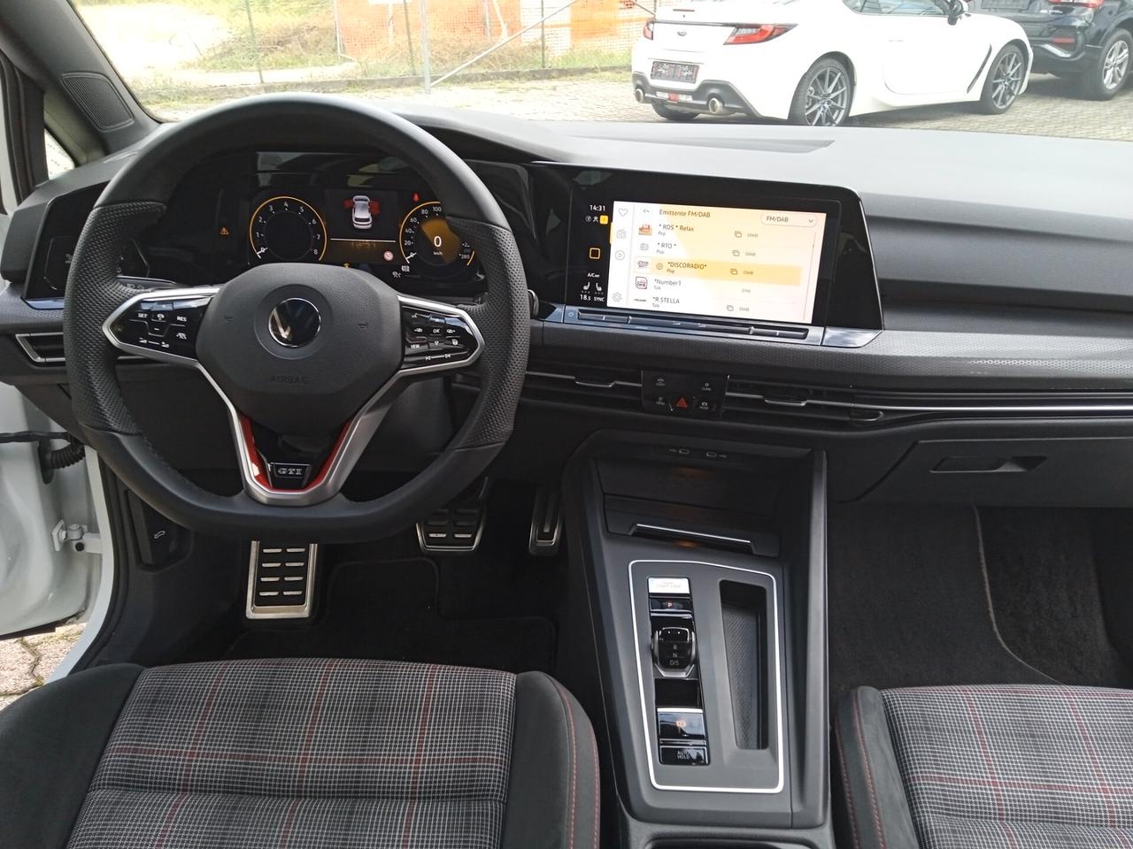 Volkswagen Golf GTI FULL LED APPLE CAR PLAY GUIDA DI 2°LIVELLO SENS PARK DOPPI SEDILI RISCALDATI IN ARRIVO OPZIONABILE