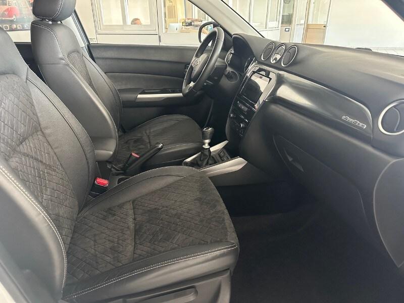 SUZUKI Vitara (2015) Vitara 1.4 Hybrid 4WD AllG...