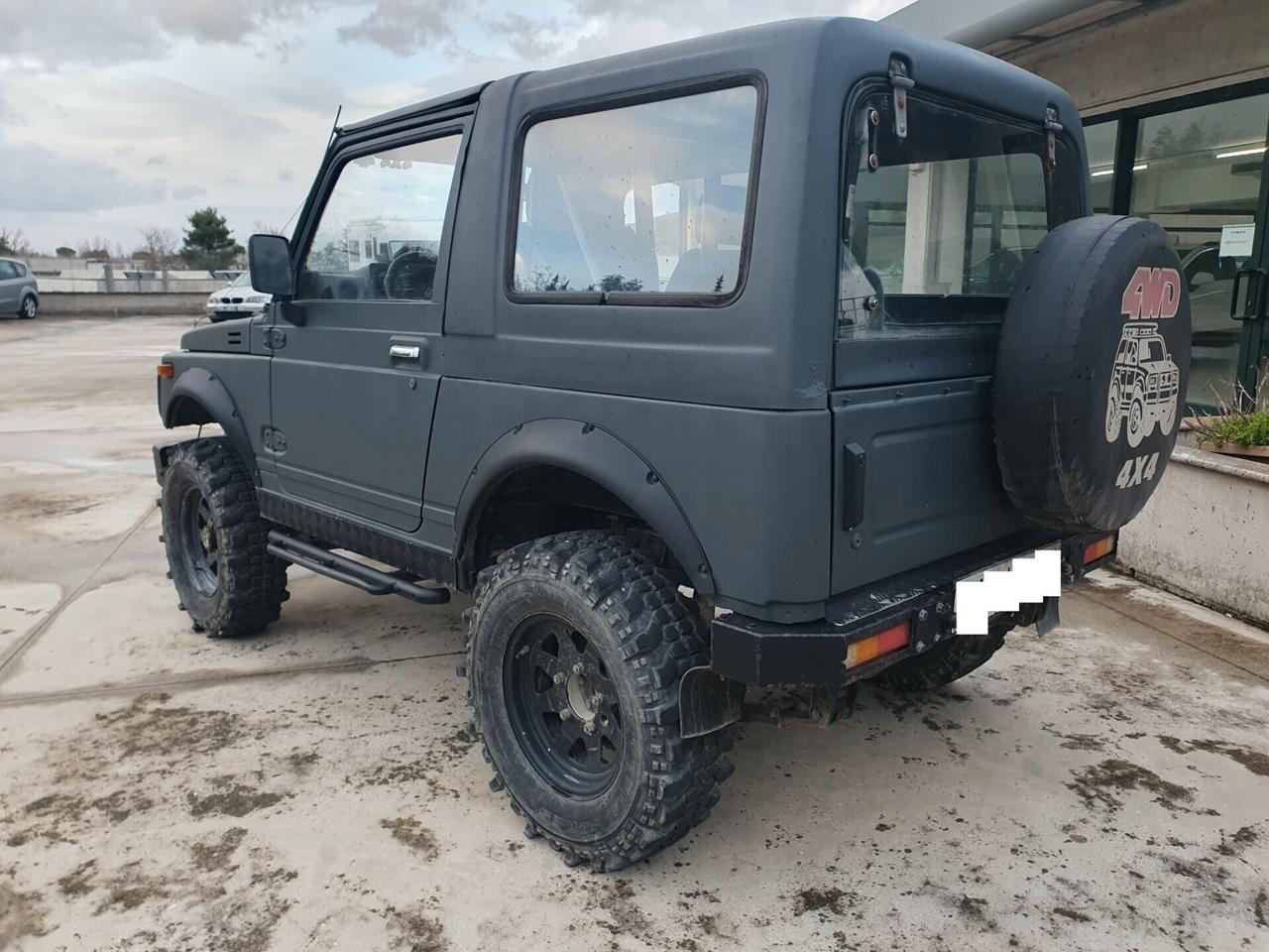 Suzuki SJ 413 SJ413 Berlina TA Autocarro