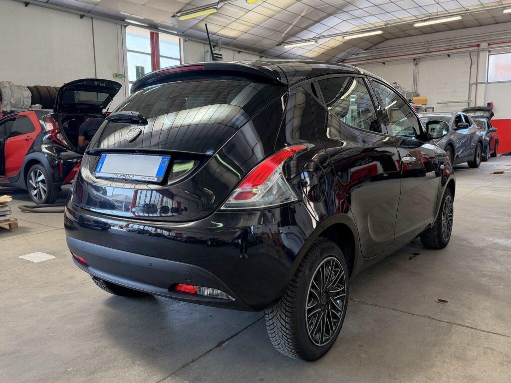 Lancia Ypsilon 5 Porte 1.0 FireFly Hybrid Silver